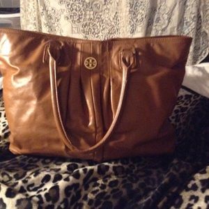 Authentic all leather GORGEOUS Tory Burch Handbag